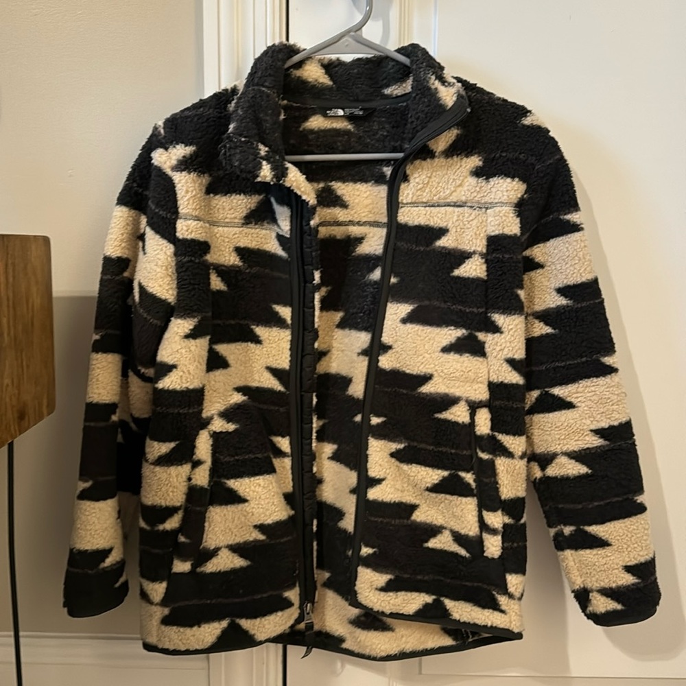 Northface fleece jacket. Girls large (14-16)